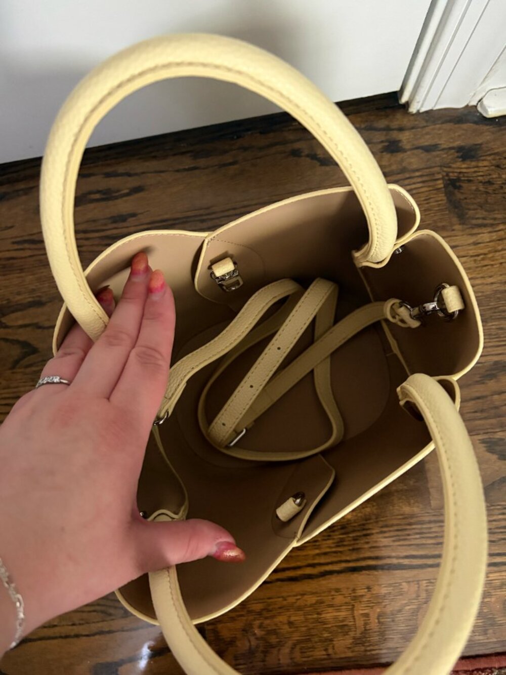Melie Bianco Tulip Top-Handle Crossbody Tote Bag - Picture 3 of 7